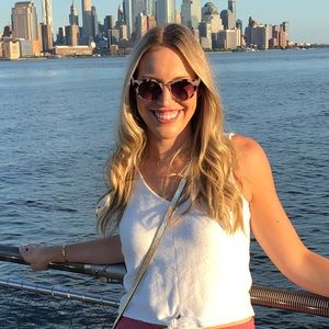 Meet your Posher, Stephanie